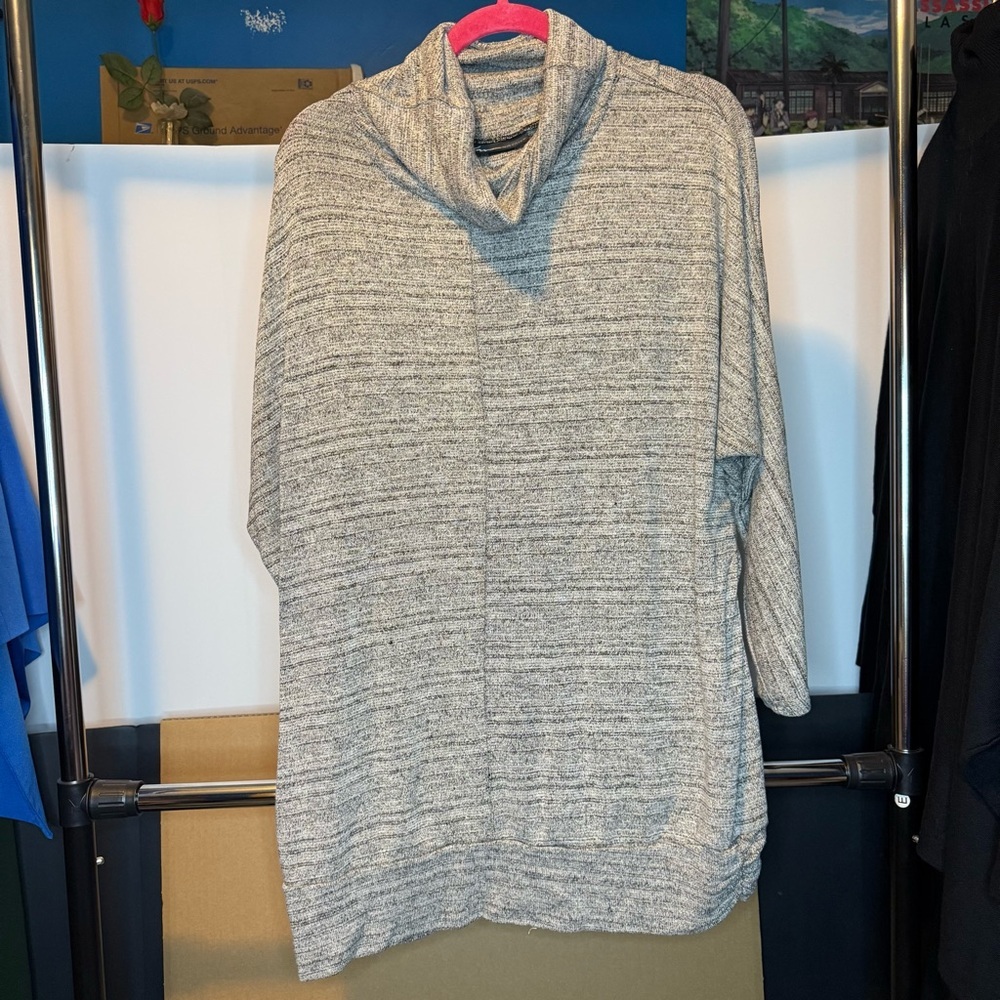 Lane Bryant size 22/24 Long Sleeve Cowl Neck Shimmer Metallic Gray Tunic Sweater